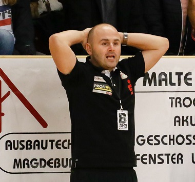 YoungsterS-Trainer Vanja Radic in Aktion YoungsterS-Trainer Vanja Radic in Aktion